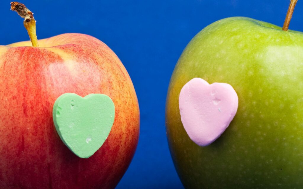 Colorful Heart Decor: Red & Green Apple Wallpaper Background
