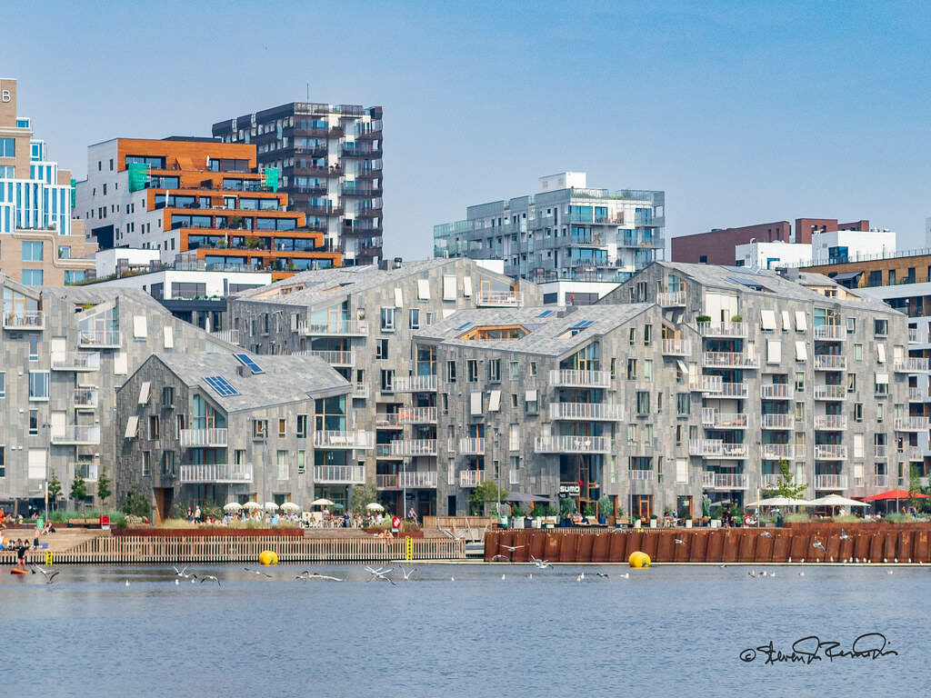 Stunning Oslo Waterfront Architecture: Modern Urban Design Wallpaper