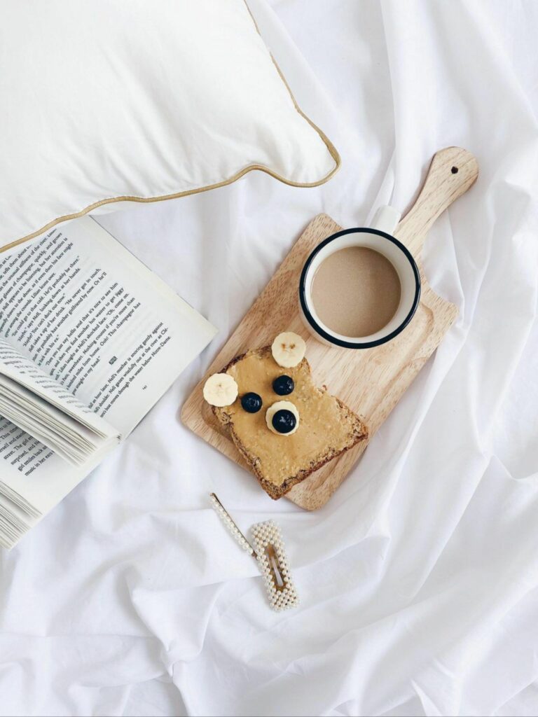 Charming Breakfast Aesthetic Wallpaper: Toast Bear & Coffee Scene