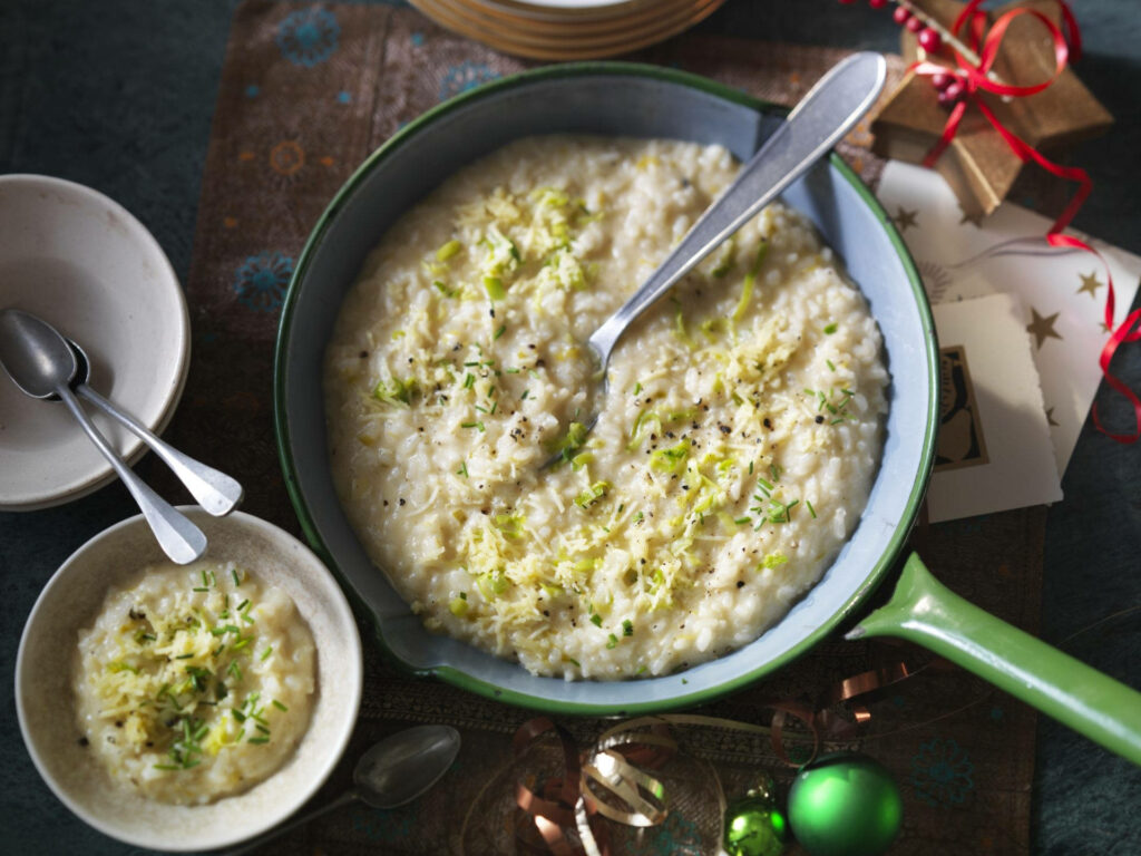 Cozy Broccoli Risotto Skillet Wallpaper with Cheese & Herbs