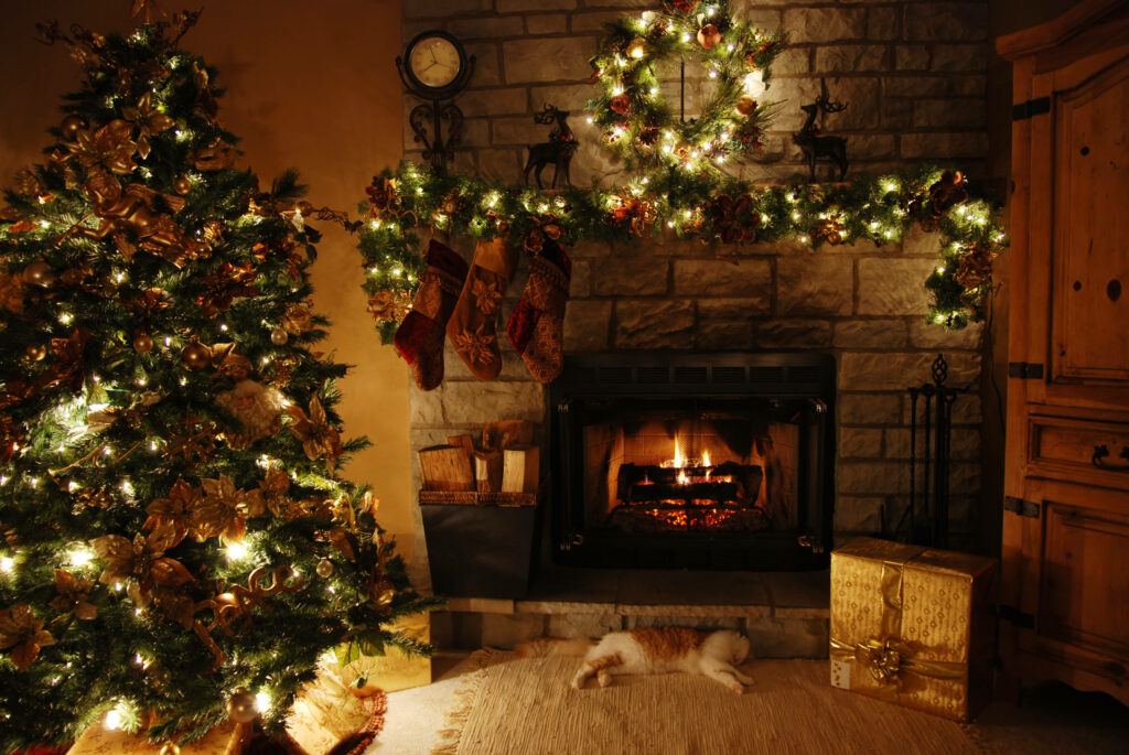 Cozy Christmas Home Desktop Wallpaper: Cozy Tree, Fireplace & Cat