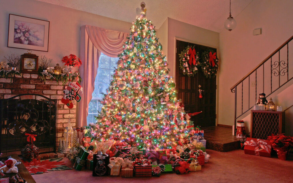 Cozy Christmas Tree Wallpaper: Festive Living Room Wonderland