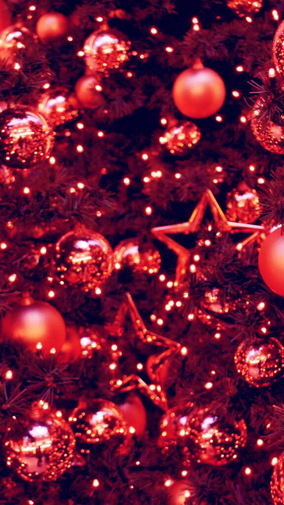 Cozy Christmas Wallpaper: Festive Tree & Glowing Red Decor