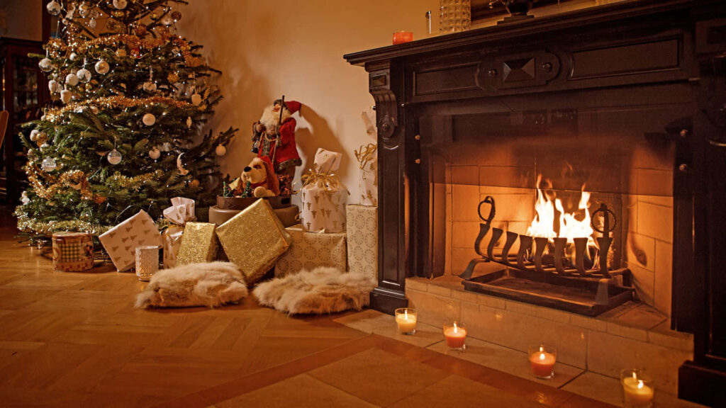 Cozy Christmas Wallpaper: Fireplace, Candles & Decorated Tree
