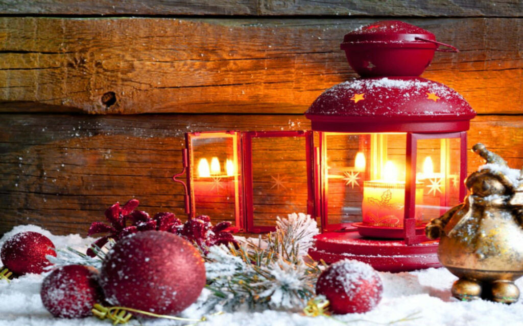 Cozy Red Lantern Wallpaper: Festive Glow with Snow-Dusted Ornaments