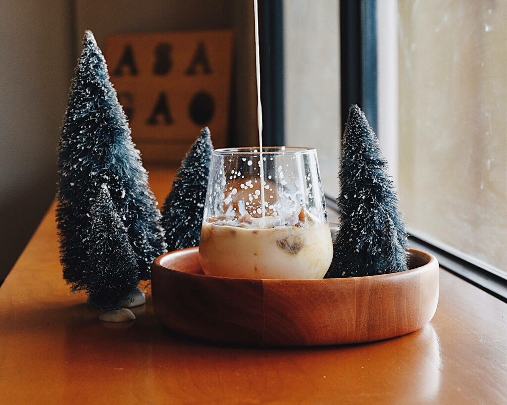 Cozy Rustic Wallpaper: Mini Pine Trees & Snowflake Decor