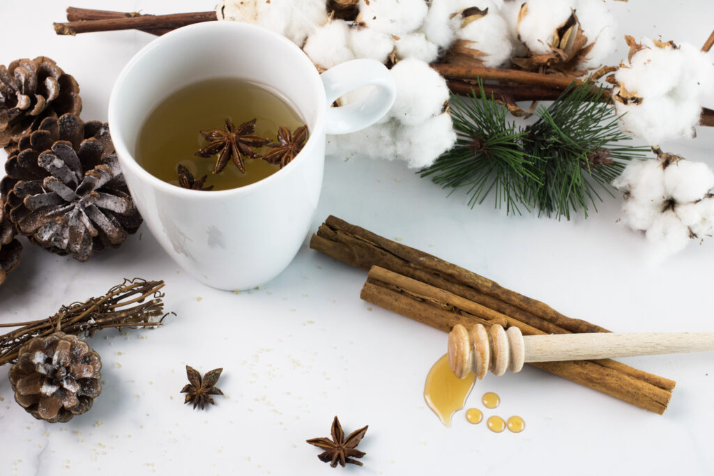 Cozy Winter Wallpaper: Warm Tea, Spices & Serene Atmosphere
