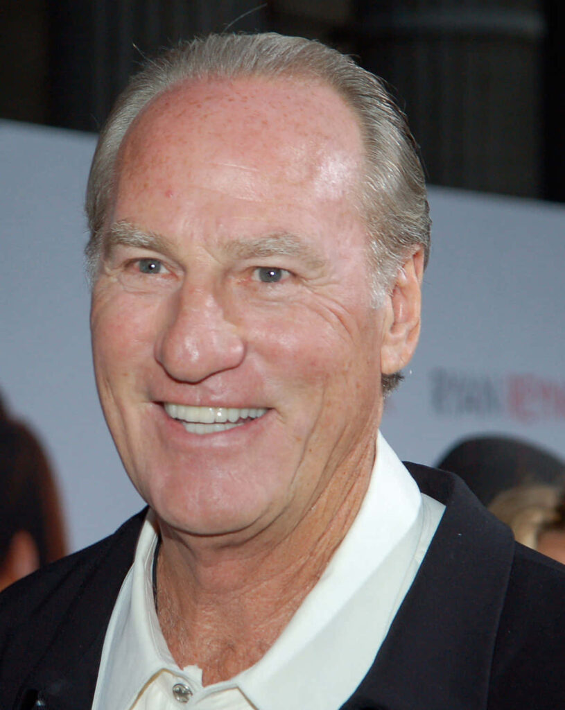 Craig T Nelson close-up portrait smiling with light complexion and soft blurred background wallpaper