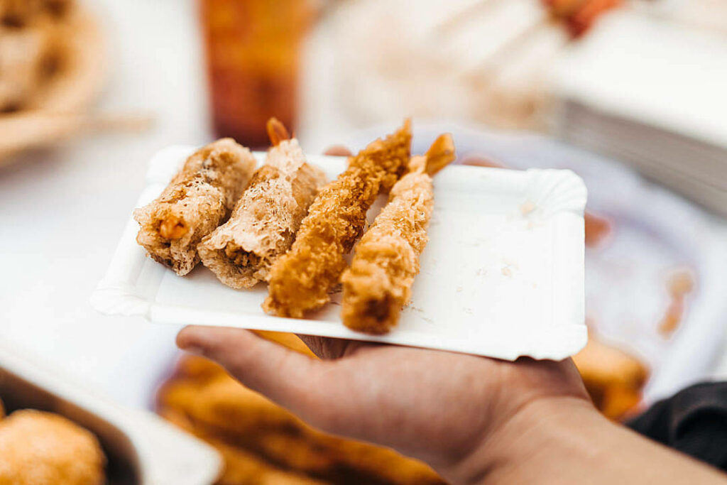 Crispy Fried Prawns Tempura Wallpaper: Golden-Brown Texture Delight
