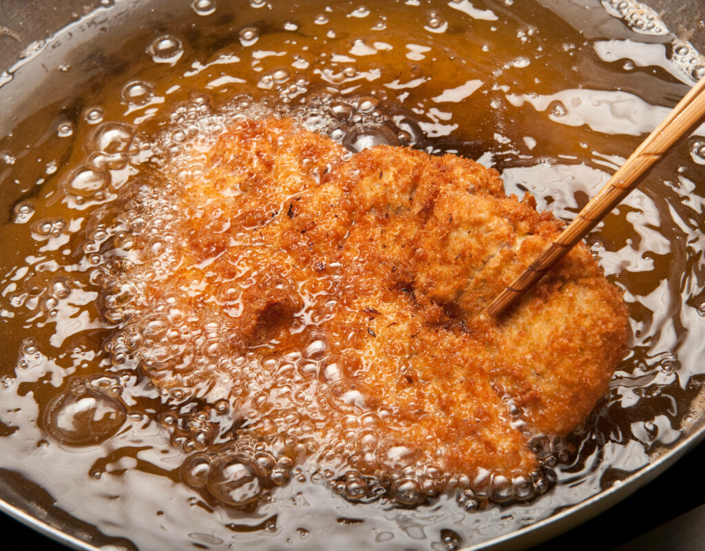 Crispy Golden-Brown Tonkatsu Deep-Fried: Rich Texture Wallpaper