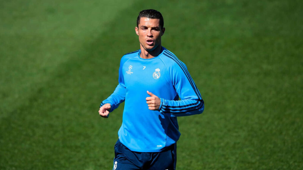 Cristiano Ronaldo Intense Training Wallpaper: Athleticism & Focus