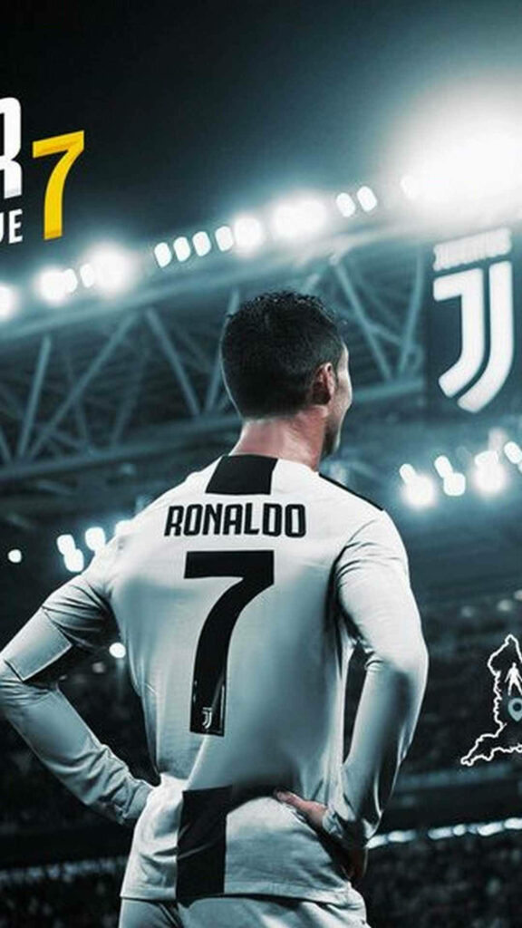 Cristiano Ronaldo Juventus Wallpaper: Iconic Number 7 iPhone Background