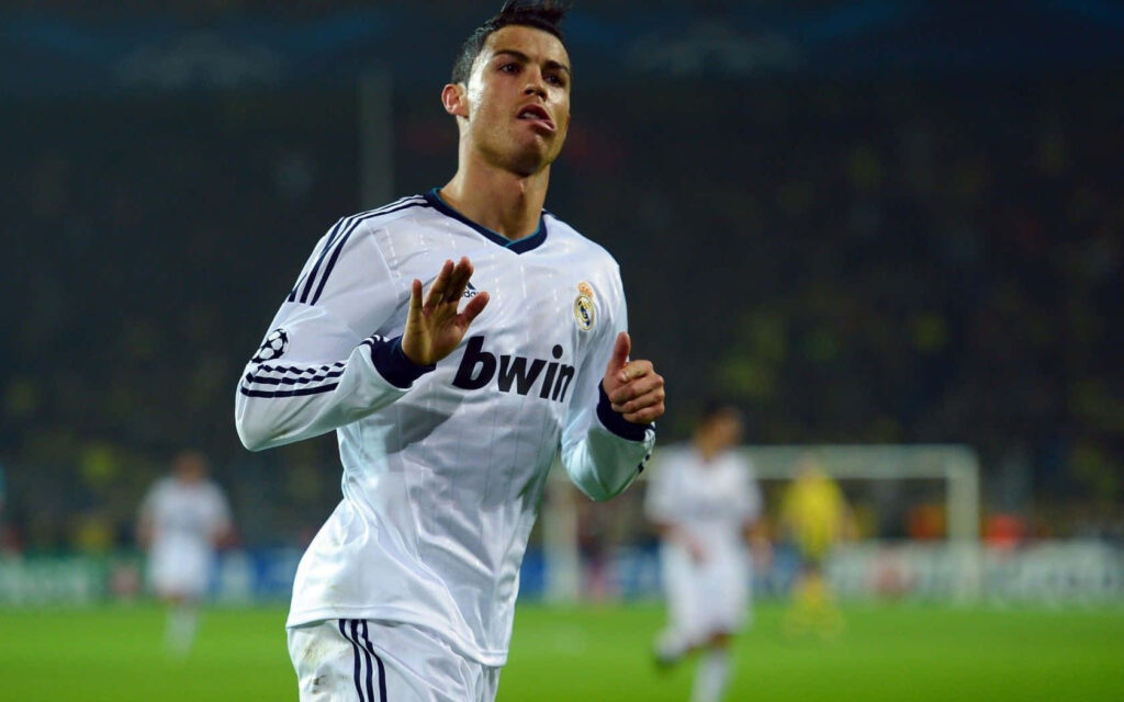 Epic Cristiano Ronaldo Real Madrid Wallpaper: Focused & Determined