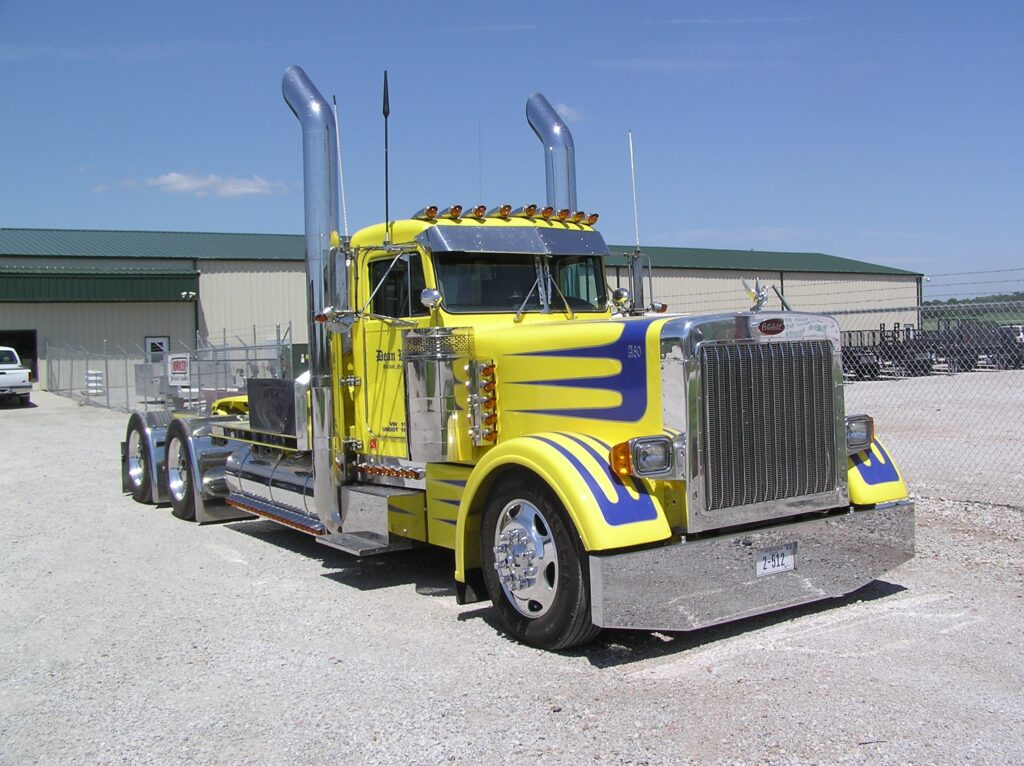 Custom Peterbilt 359 Truck Wallpaper: Yellow & Blue Design