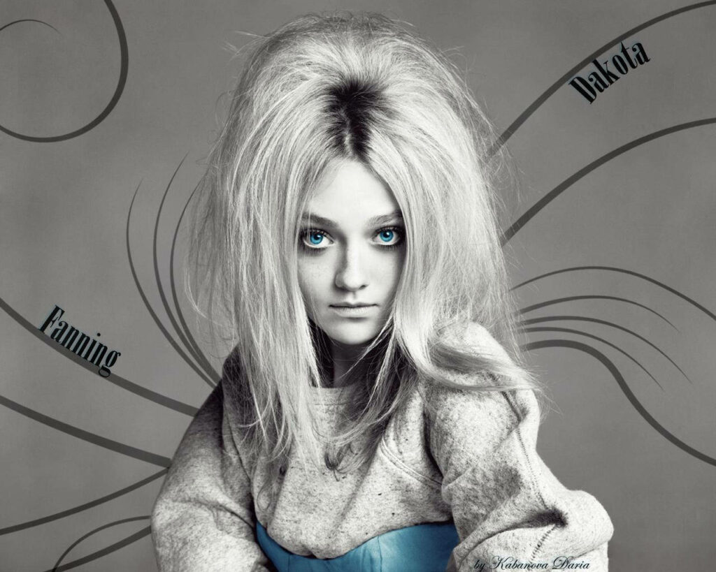 Dakota Fanning 2010 Spring V Magazine photoshoot retro blonde hair blue eyes grayscale background Wallpaper