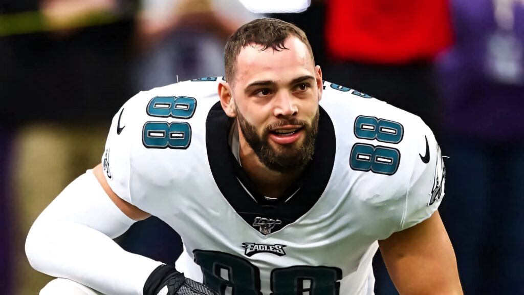 Dallas Goedert Philadelphia Eagles #88 in action focused intense athleticism high definition wallpaper