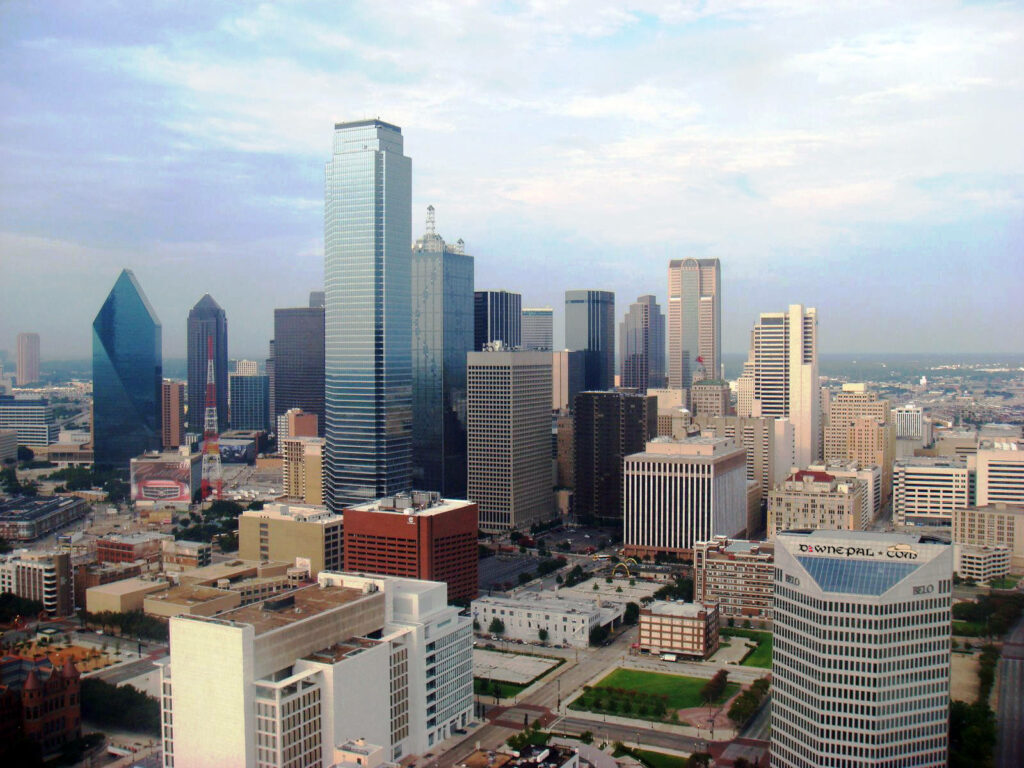 Stunning Dallas Skyline Wallpaper: Partly Cloudy Urban Architecture