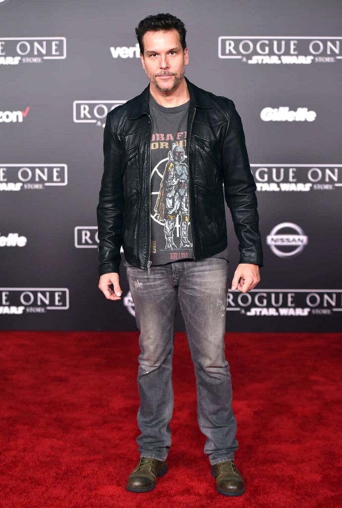Dane Cook in black leather jacket and gray jeans on red carpet at movie premiere event backdrop Wallpaper