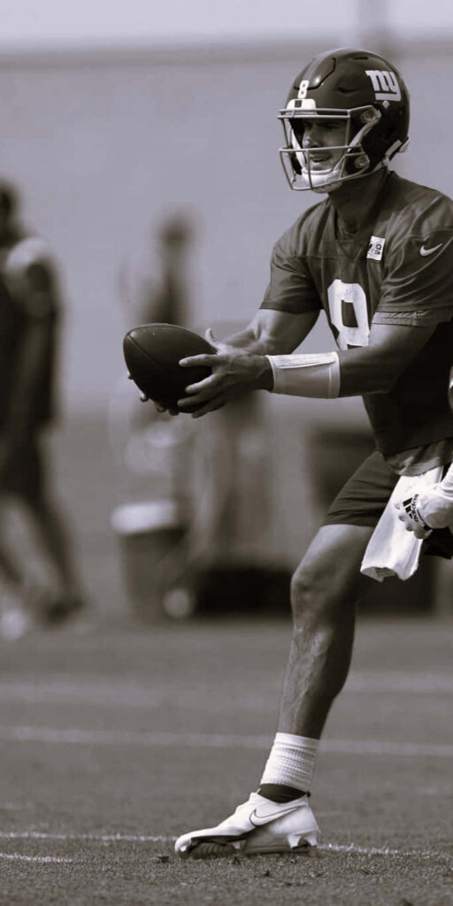 Daniel Jones New York Giants quarterback intense action pose monochrome practice wallpaper
