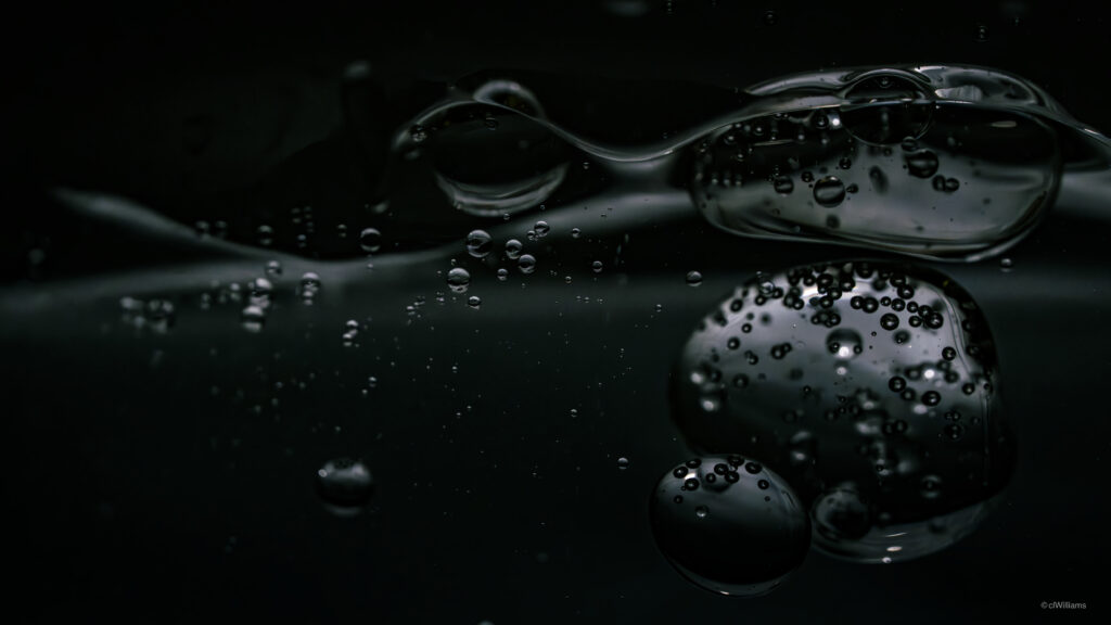 Mysterious Macro Bubbles Wallpaper - Dark Water Background