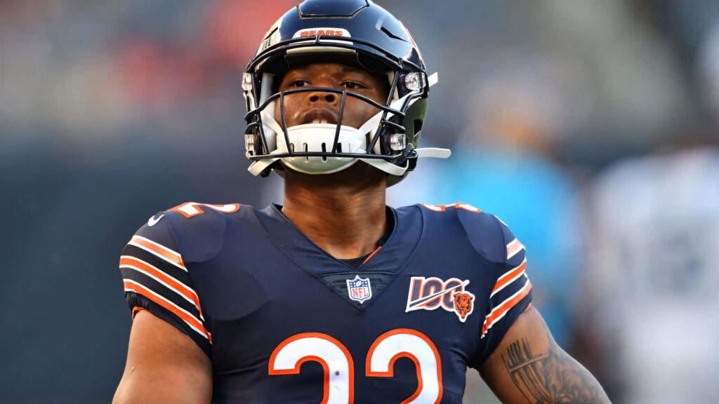 David Montgomery Chicago Bears number 32 mid-game intense focused professional football wallpaper