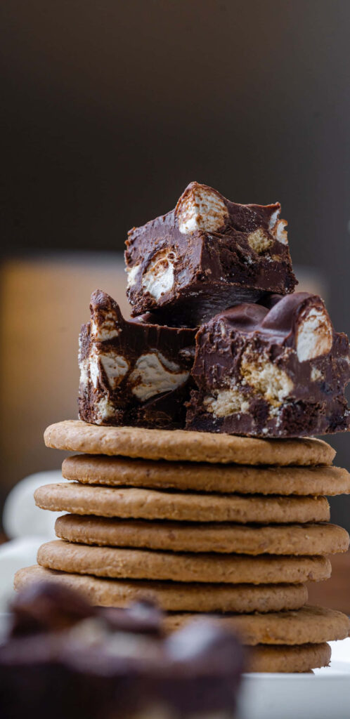 Savory Sweetness: Tempting Rocky Road Chocolate atop Svelte Cookie Towers Wallpaper