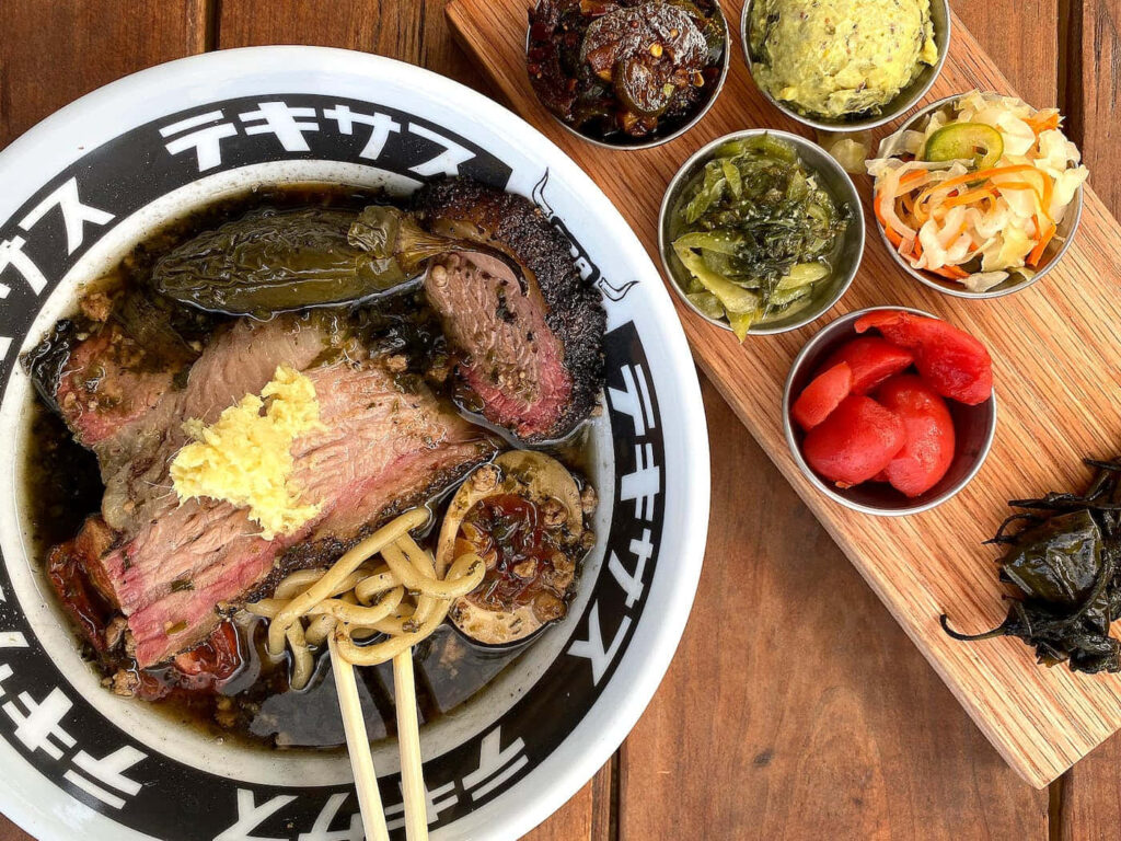 Delectable BBQ Ramen Wallpaper with Flavorful Side Dishes