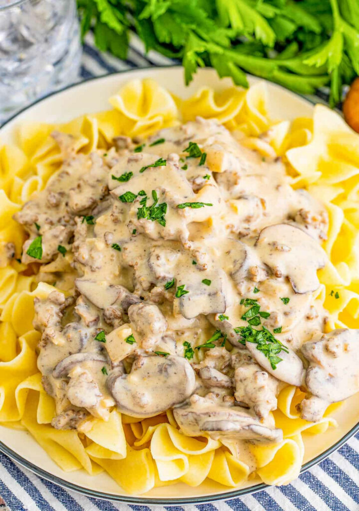 Beef Stroganoff Wallpaper: Creamy Reginette Pasta & Fresh Parsley