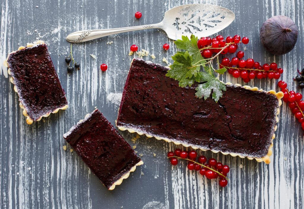 Stunning Berry Tart Wallpaper with Fresh Figs & Red Currants