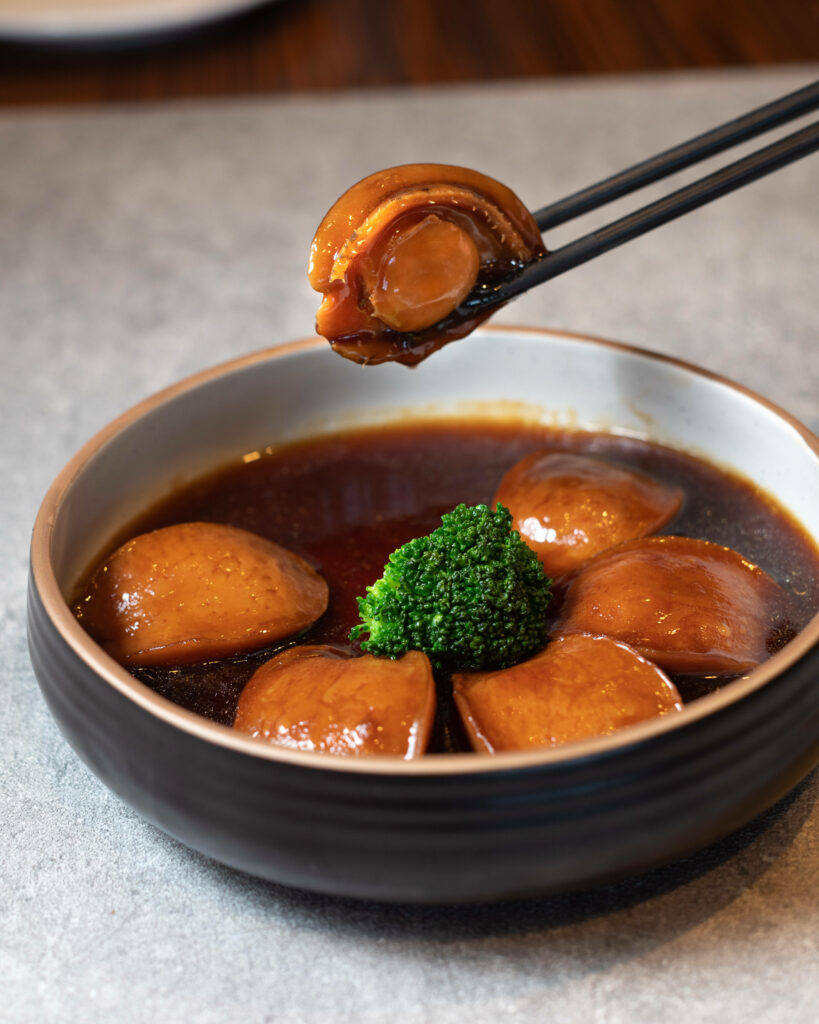 Stunning Wallpaper of Braised Abalone in Oyster Sauce & Broccoli