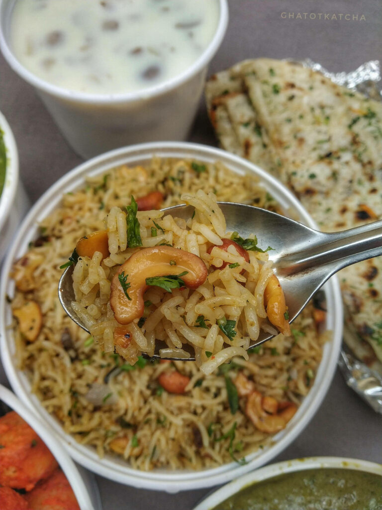 Delectable Rice Bowl Wallpaper: Herbs, Cashews & Yogurt Delight