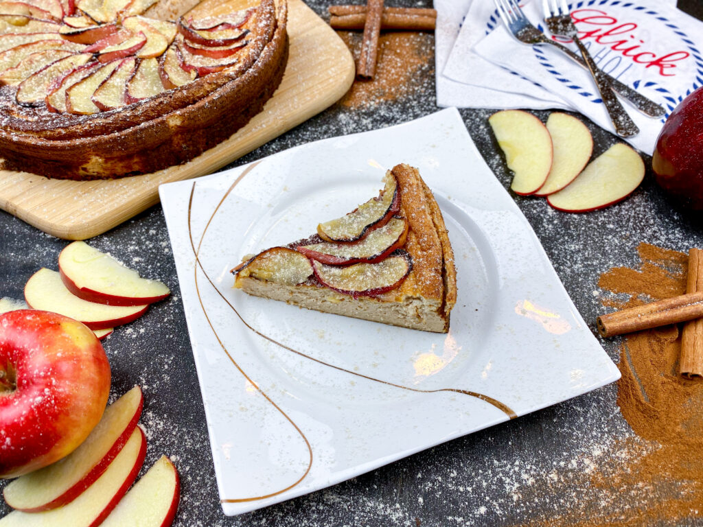 Delicious Apple Pie with Garnishes - Stylish Wallpaper Background