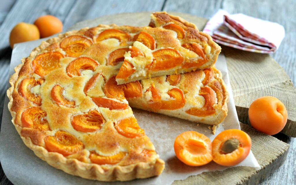 Delicious Apricot Cake Wallpaper: Golden Crust & Fresh Apricots