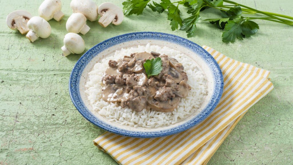 Mouthwatering Beef Stroganoff Wallpaper with Mushrooms & Rice