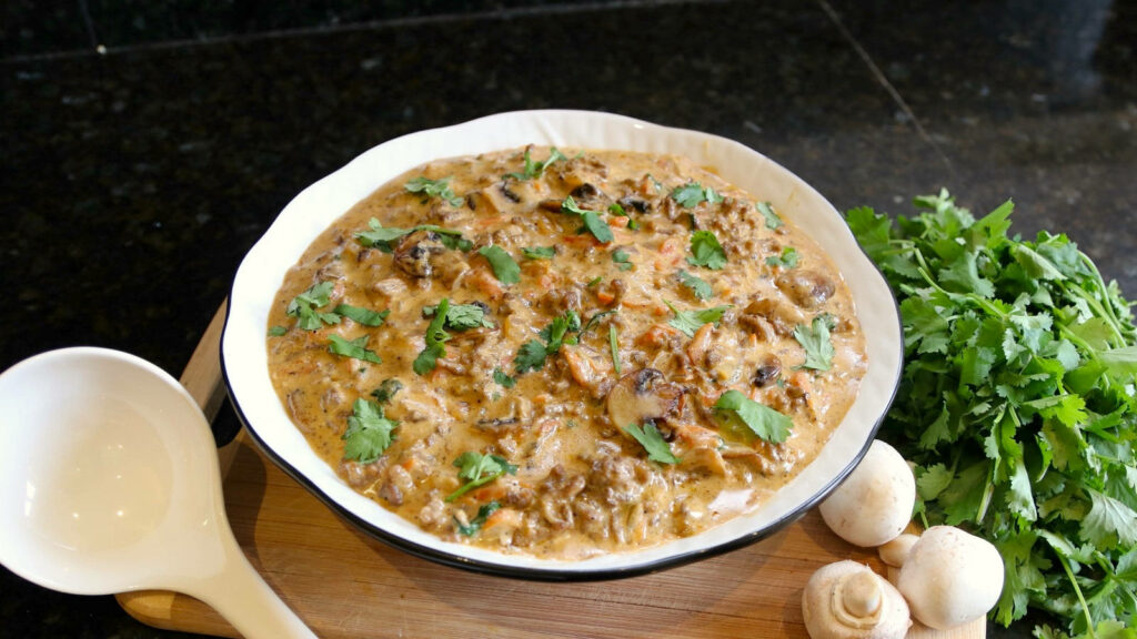 Delicious Beef Stroganoff with Mushrooms - Creamy Wallpaper Background
