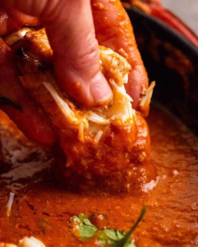 Delicious Chilli Crab Meat Dip Close-Up: Rich & Spicy Wallpaper