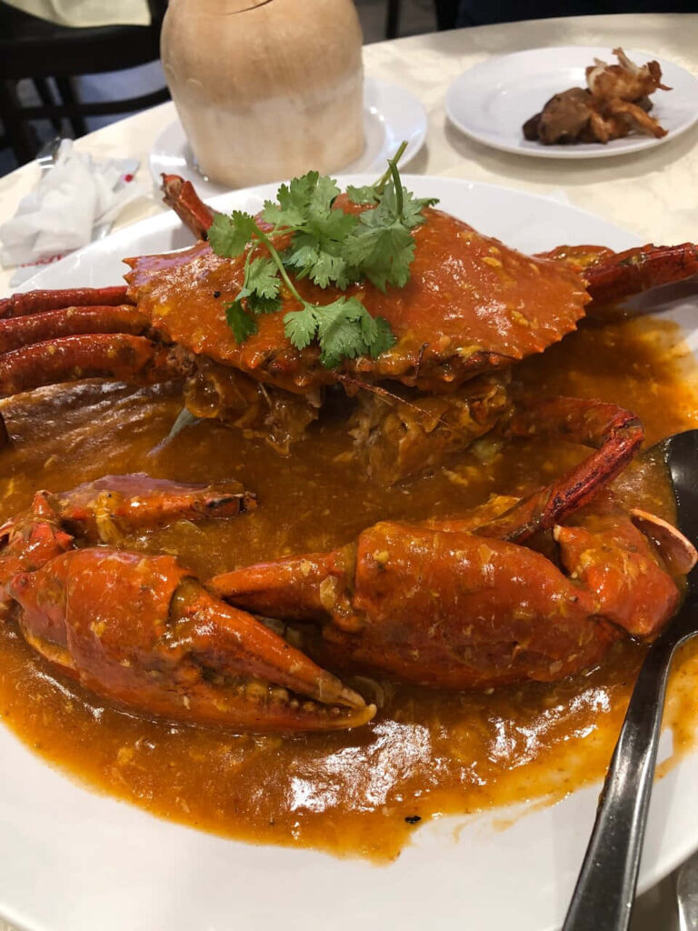 Chili Crab Wallpaper: Irresistible Dish with Flavorful Sauce & Garnish