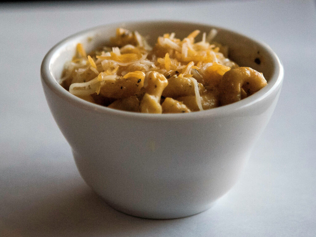 Warm Creamy Macaroni and Cheese Wallpaper - Mozzarella & Cheddar Delight