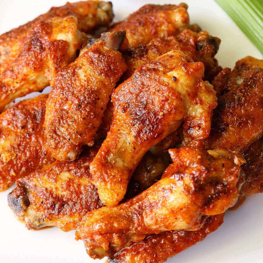 Crispy Chicken Wings Wallpaper: Tempting & Flavorful Close-Up Image