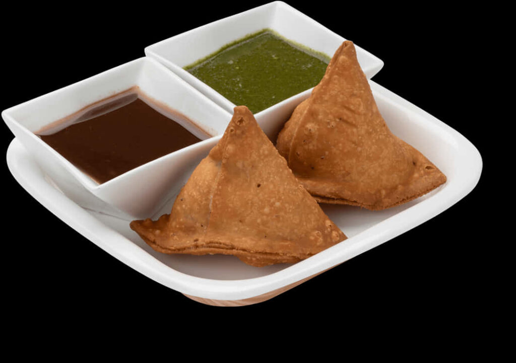 Crispy Samosas with Green & Tamarind Chutneys - Delicious Wallpaper
