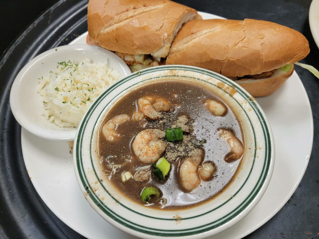 Delicious Gumbo Wallpaper: Hearty Bowl of Shrimp & Rice Delight