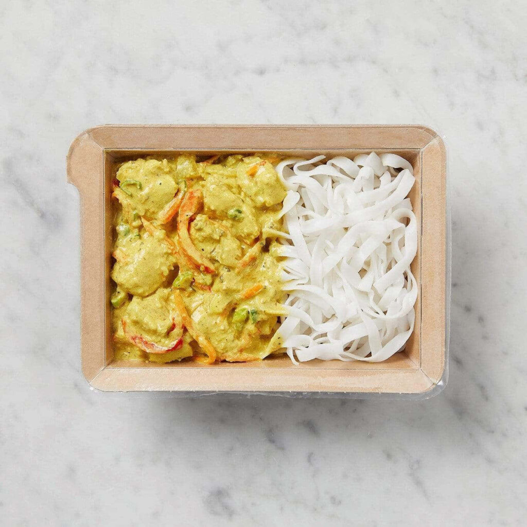 Savory Curry Laksa Wallpaper: Creamy Broth & Fresh Vegetables Background