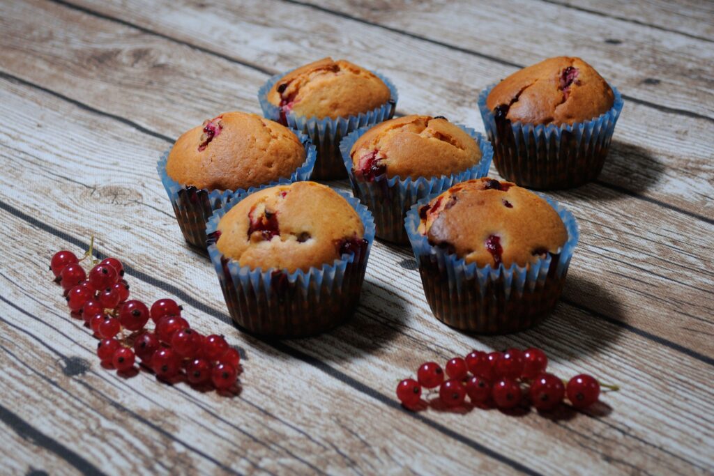 Delicious Muffins with Red Currants - Rustic Wallpaper Background