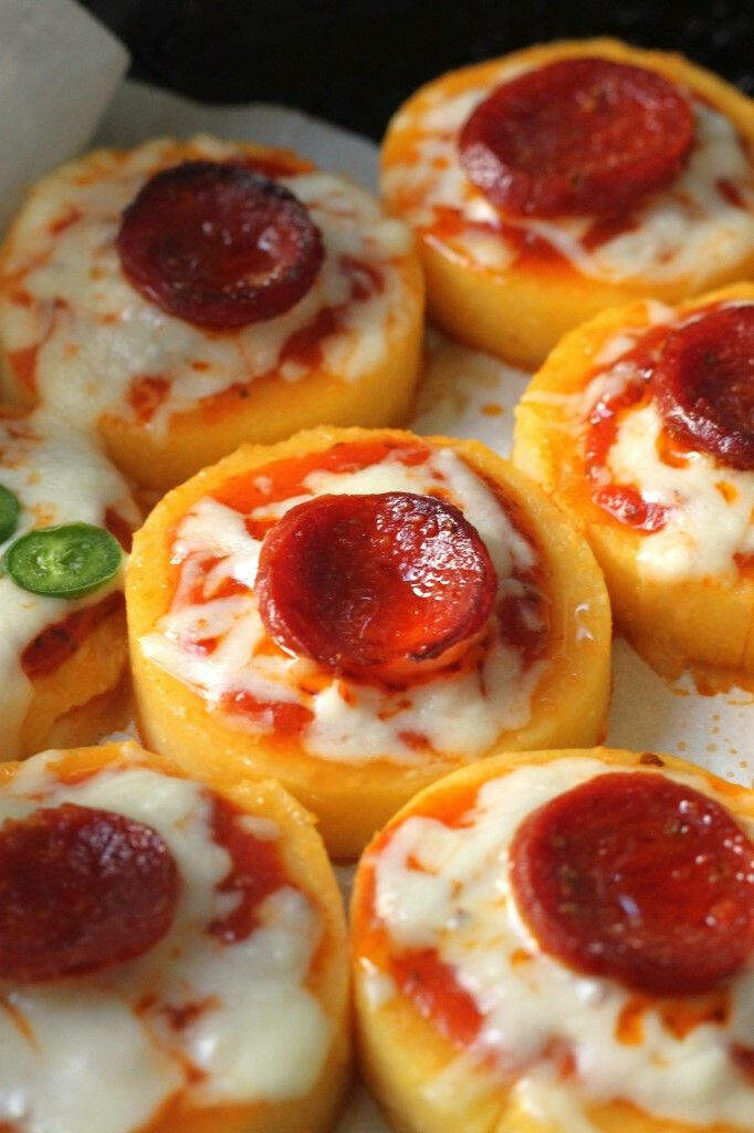 Delicious Pizzetta Polenta Bites Wallpaper - Savory Snack Background