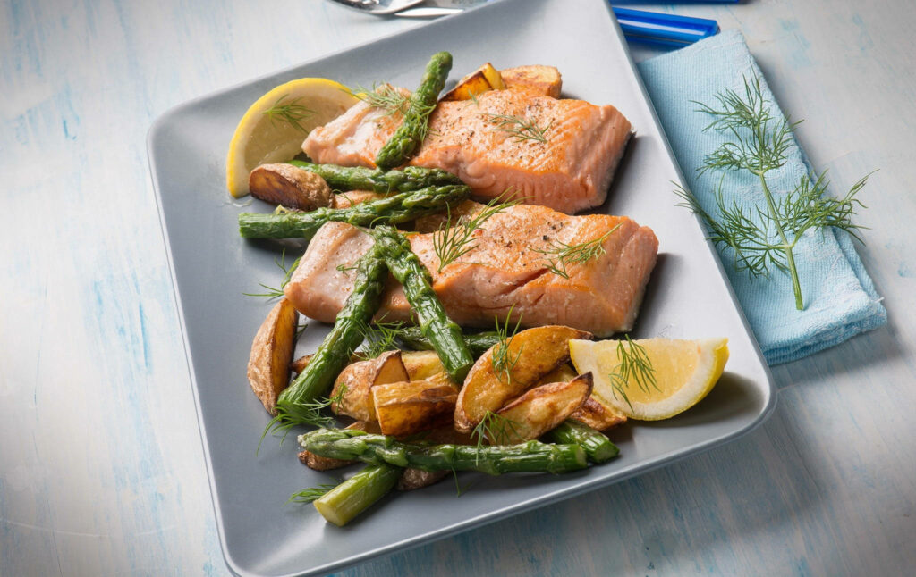 Delicious Salmon & Asparagus Wallpaper: Fresh Dill & Lemon Slice Scene