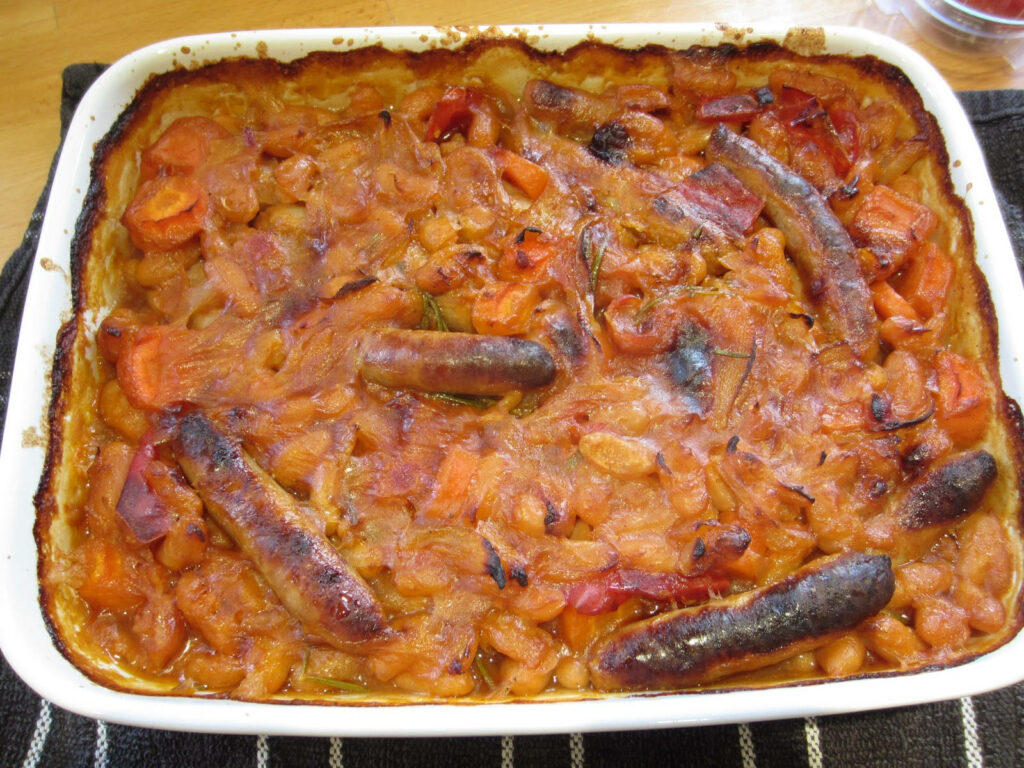 Delicious Sausage Cassoulet Wallpaper: Hearty, Flavorful & Golden-Brown