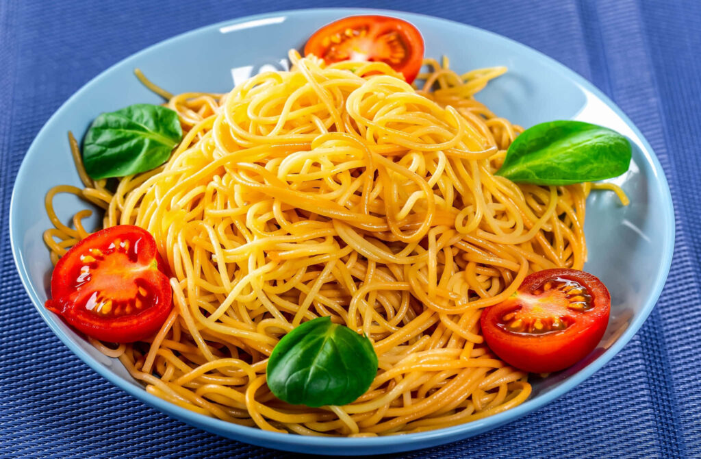 Delicious Spaghetti with Cherry Tomatoes & Basil - Blue Wallpaper