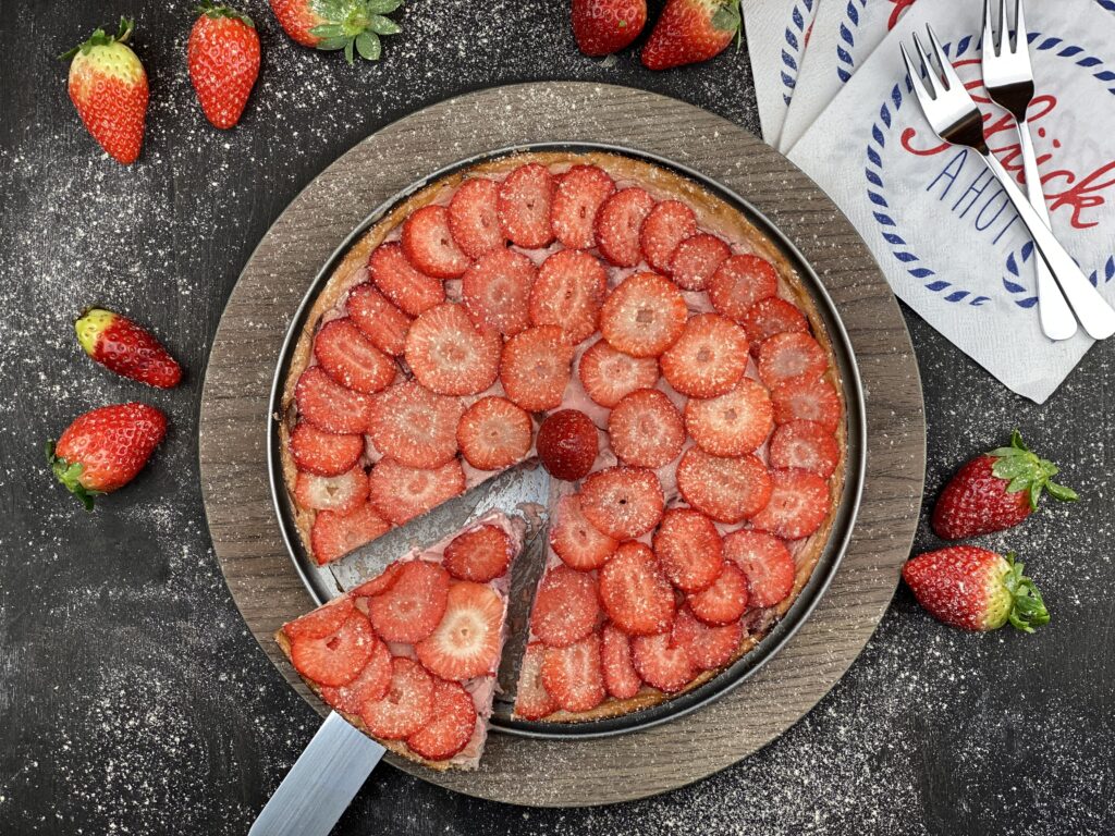 Strawberry Cheesecake Wallpaper: Delicious Dessert for Sweet Lovers