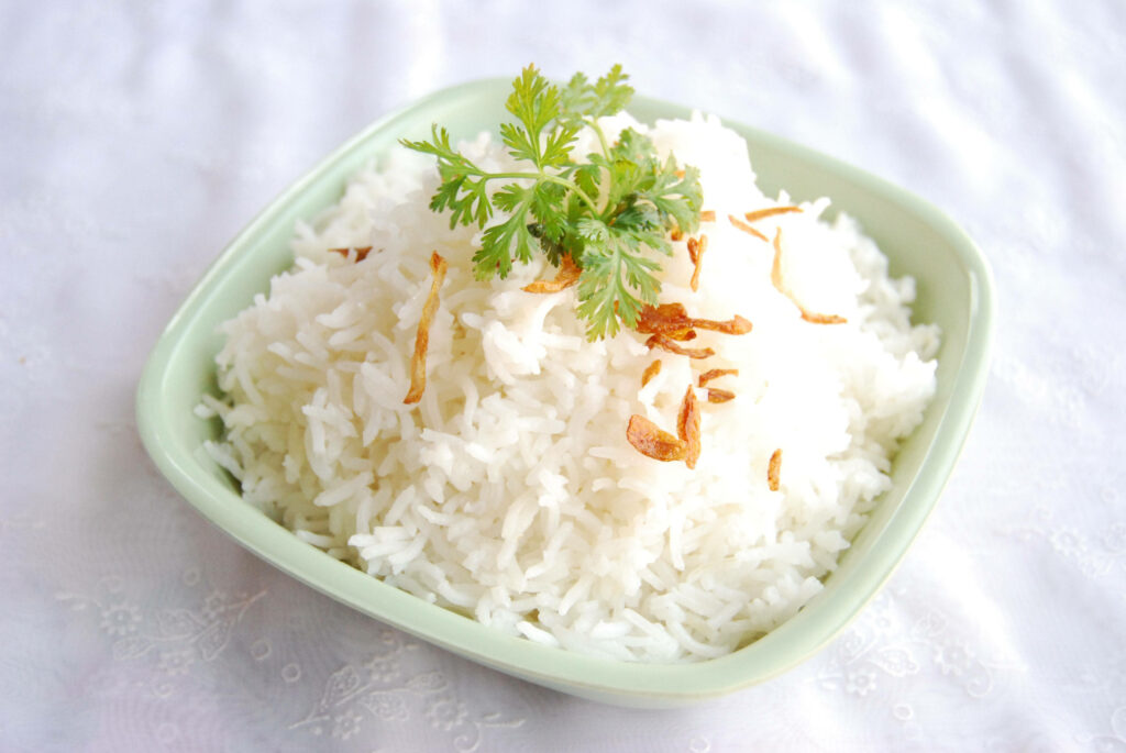 Minty Fresh: A Wholesome Bowl of White Rice with a Decorative Touch Wallpaper