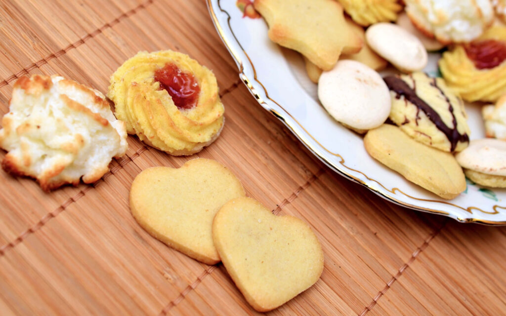 4K Cookie Wonderland with Irresistible Handmade Treats Wallpaper